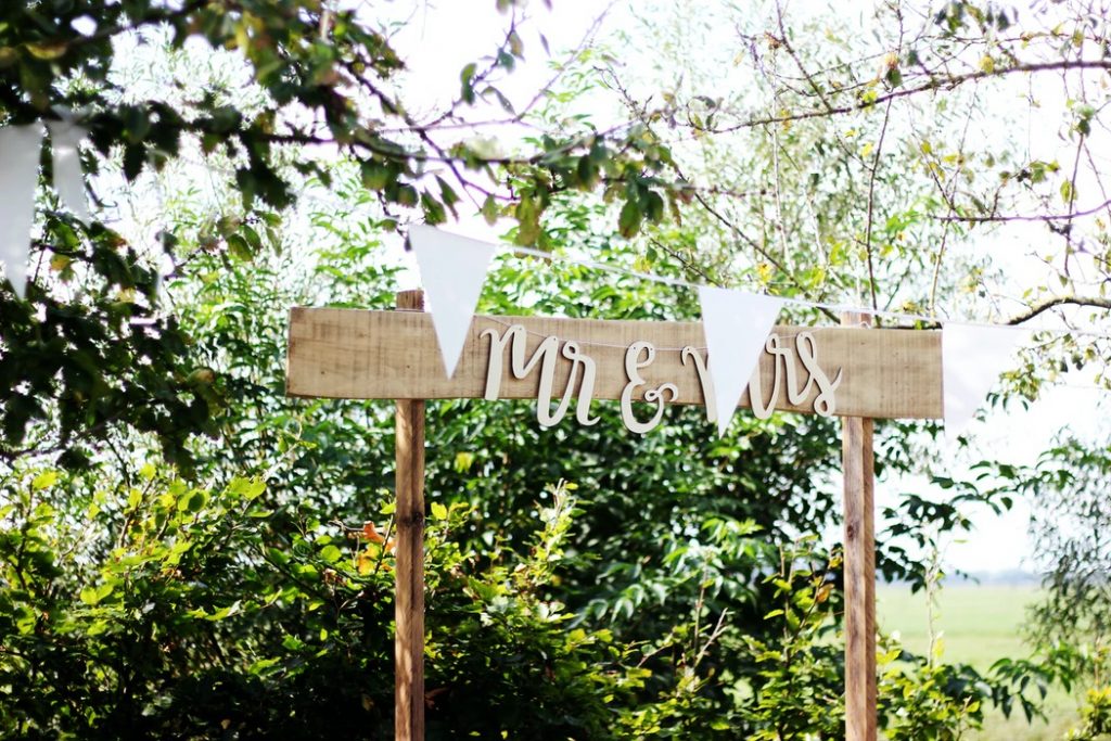 6 reasons to consider hiring a wedding planner