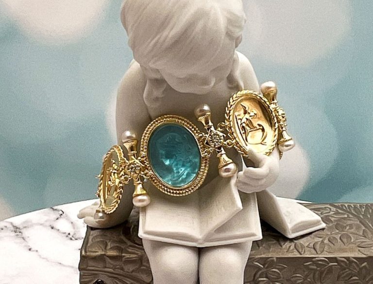 Vintage Cameo Bracelets: The Timeless Charm of Heirloom Treasures