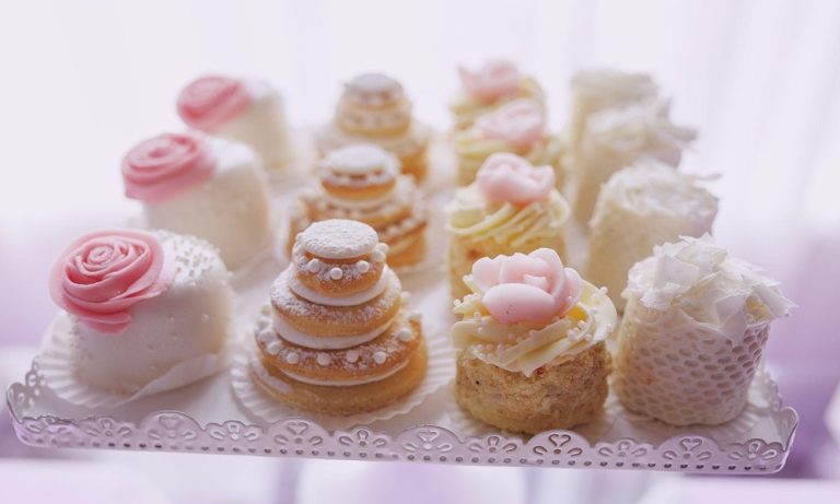 7 Popular Cakes in Singapore That Double as Wedding Door Gifts
